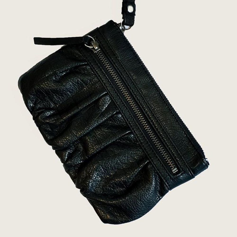 Simply Vera Vera Wang Wristlet NWOT - Picture 2 of 8